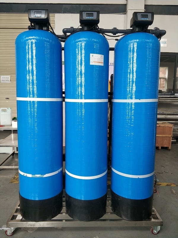 Hệ thống thẩm thấu ngược thông qua đơn hiệu quả 5.0KW Điện năng định mức 2000 LPH Tỷ lệ dòng chảy