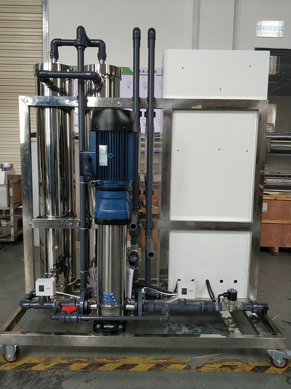 Hệ thống thẩm thấu ngược thông qua đơn hiệu quả 5.0KW Điện năng định mức 2000 LPH Tỷ lệ dòng chảy