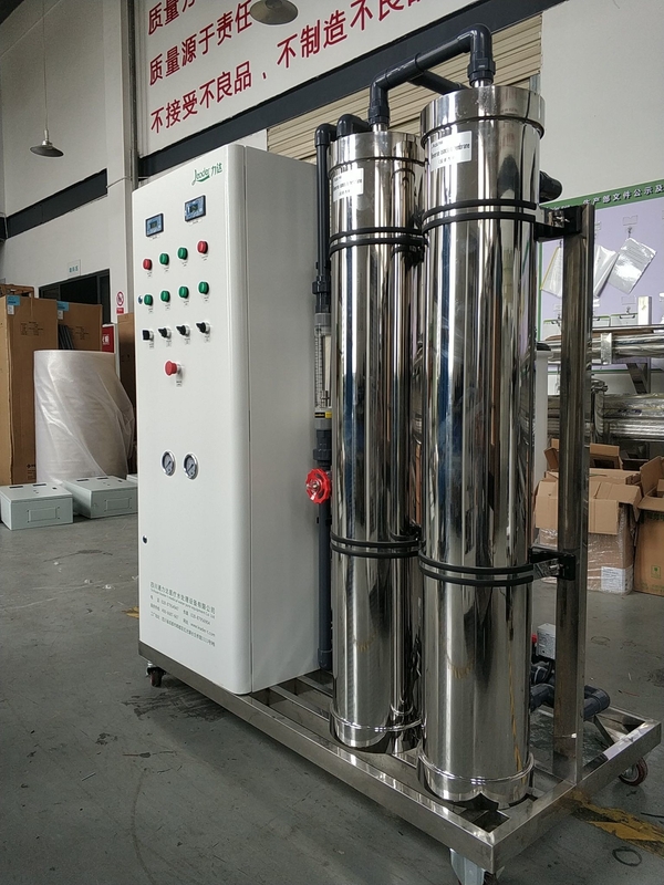 Hệ thống thẩm thấu ngược thông qua đơn hiệu quả 5.0KW Điện năng định mức 2000 LPH Tỷ lệ dòng chảy