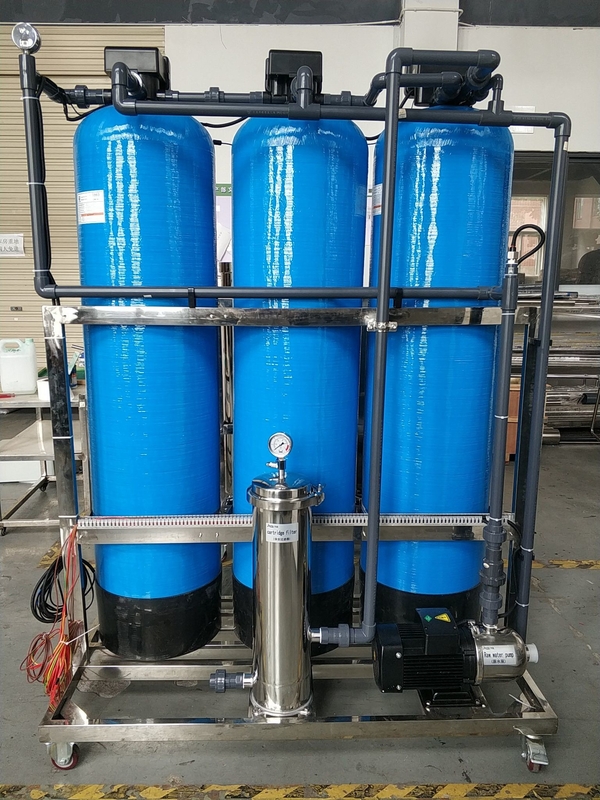 Hệ thống thẩm thấu ngược thông qua đơn hiệu quả 5.0KW Điện năng định mức 2000 LPH Tỷ lệ dòng chảy