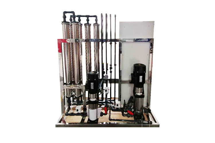 500L / H Phòng thí nghiệm bệnh viện SS304 Hệ thống RO một đường truyền Nhà máy xử lý nước